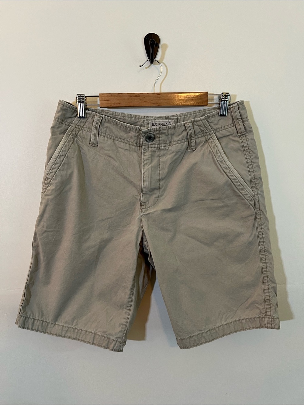 Express Men’s Khaki Chino Shorts Size 31 100% Cotton Flat Front Casual